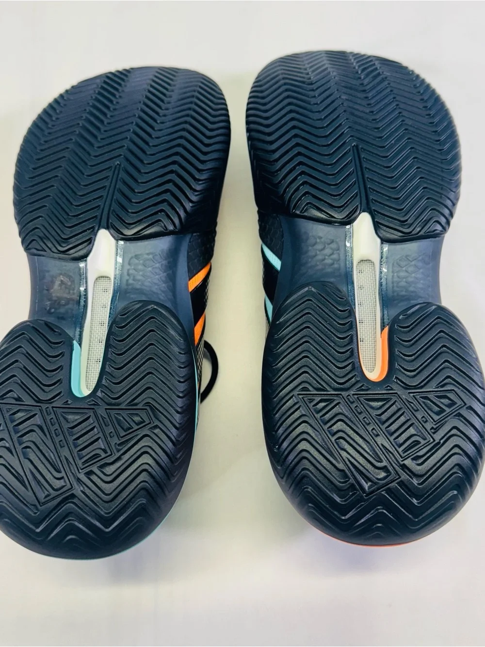 adidas lightweight trainers
